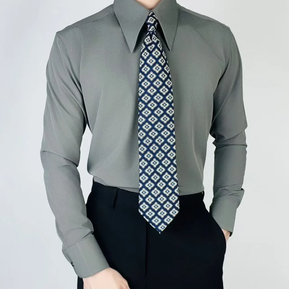 2025 Brand-New, Premium Lapel Men's Slim-Fit, Wrinkle-Free, Solid-Colored, Retro Gray Dress Shirt
